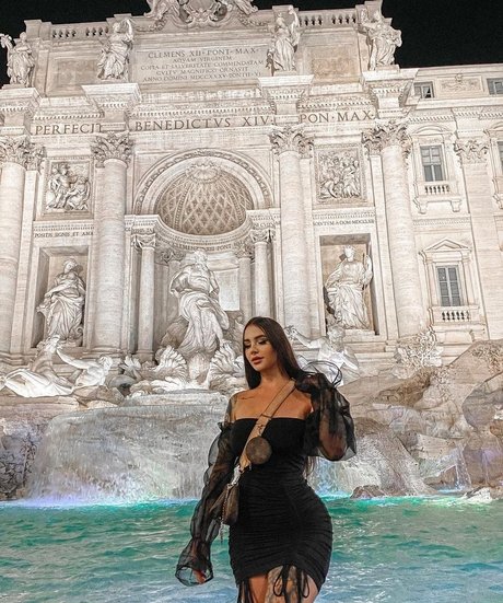 Victoria Macan エロティックなスター 画像