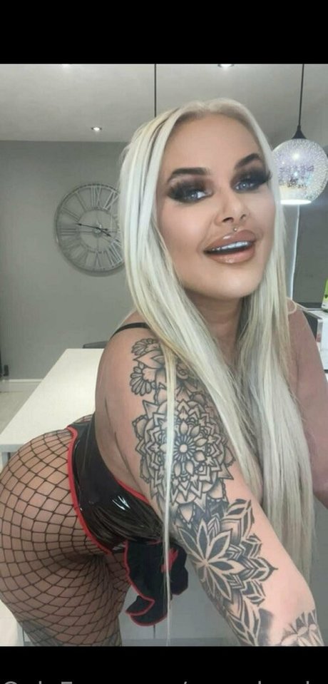 ティーンシーメールオンリーファンズ ホットセクシー 画像