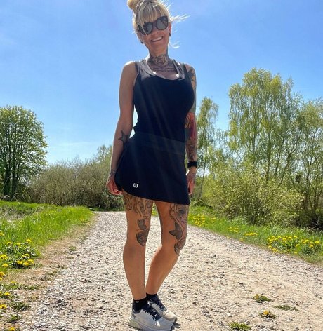 Winnie Nielsen ヌードスター ギャラリー