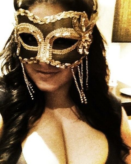 Yasmin Disney 素敵な女優 写真