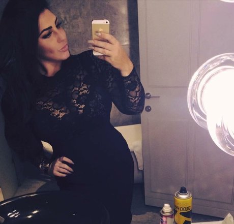 18歳のオンリーファンズ ホットxxx 写真