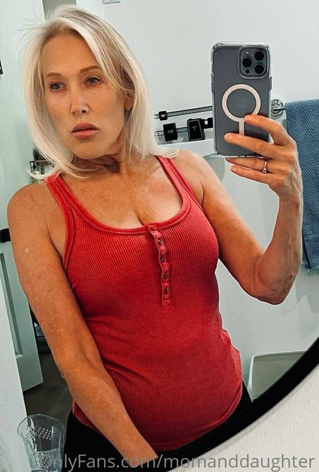 熟女乱交OnlyFans 無料ヌード 写真