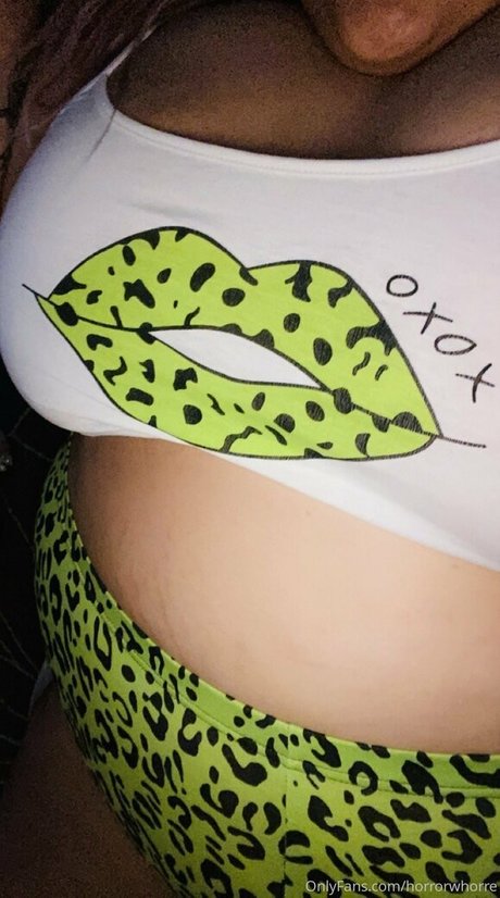 ゲイランジェリーOnlyFans アートxxx 写真