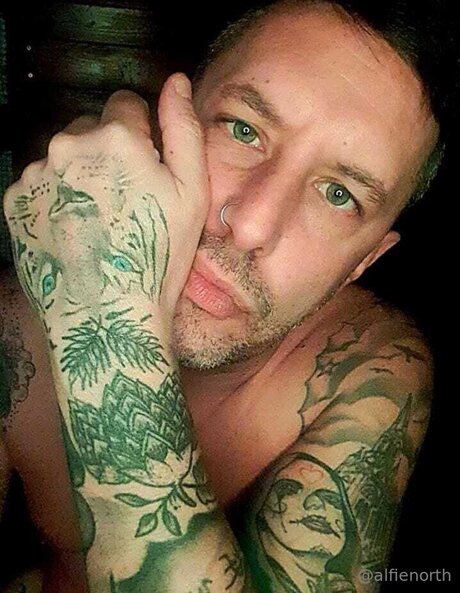 アジアン・エボニー・オンリーファンズ 美しい 写真