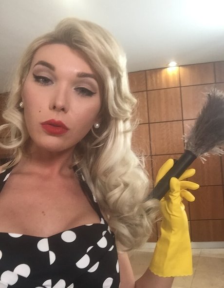 巨乳の黒人女性オンリーファンズ アートポルノ 画像