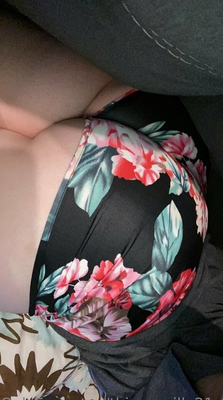 母乳オンリーファン アート裸 写真