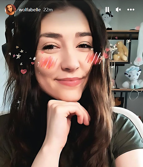 Wolfabelle ポルノスター エロティック 写真