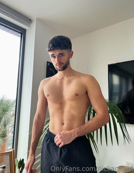 金髪ティーンのマンコOnlyFans セクシーxxx 画像