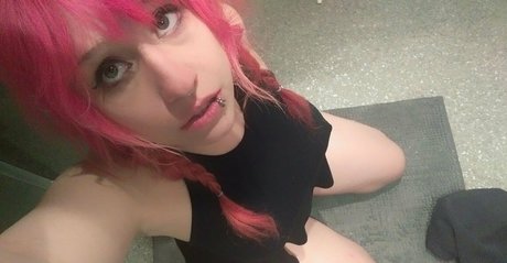 ヌード妊婦オンリーファンズ トップ 写真