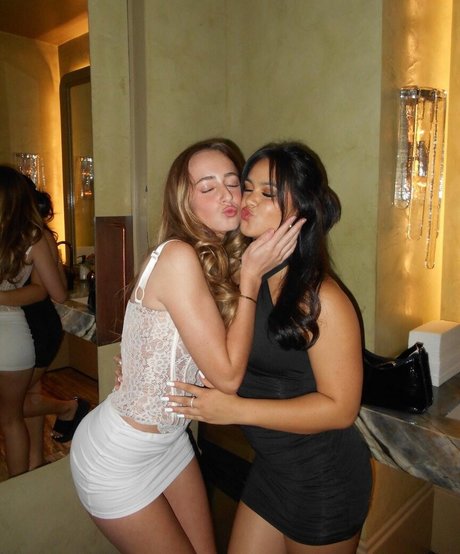 垂れ下がった熟女OnlyFans 無料ポルノ 写真