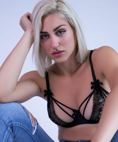 Paula Dinamicah XXXモデル ギャラリー