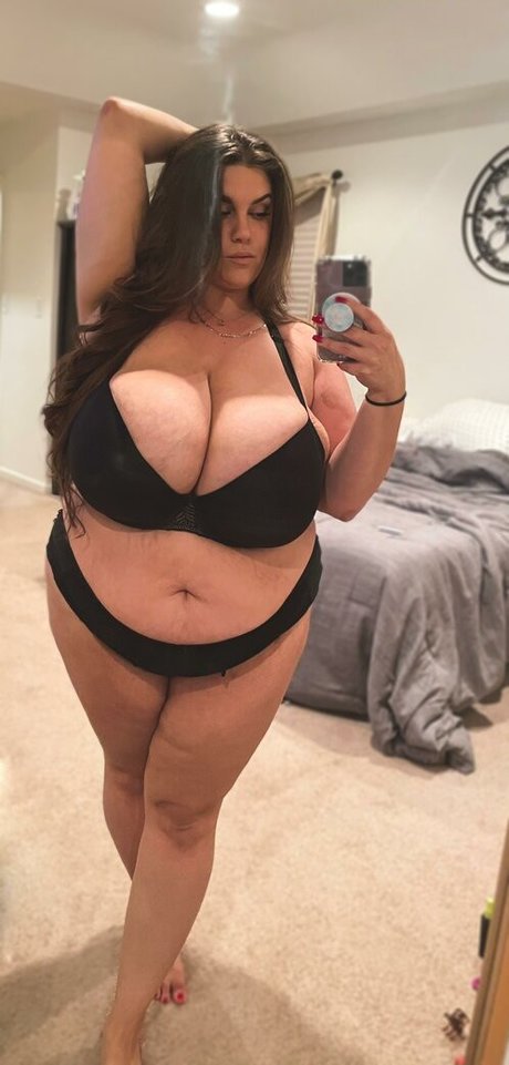 Aria Jane ポルノスター 写真