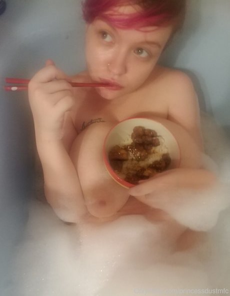 熟女クーガーオンリーファンズ 無料 写真