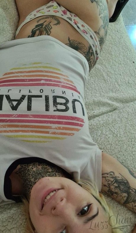 ティーンレディボーイOnlyFans 無料 画像