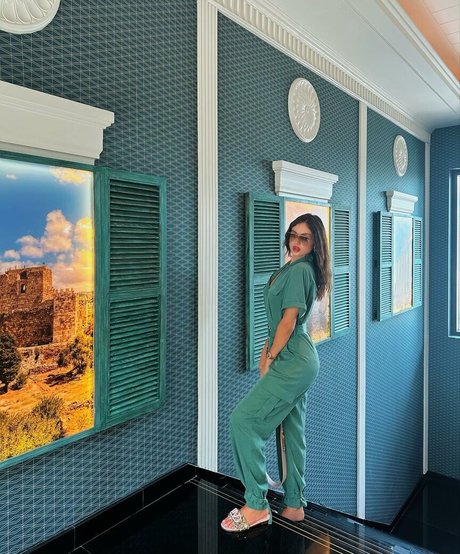 Jennychallita セクシーモデル 写真