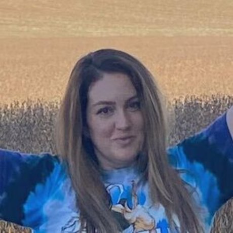 男性TikTokスターOnlyFans エロチック 写真