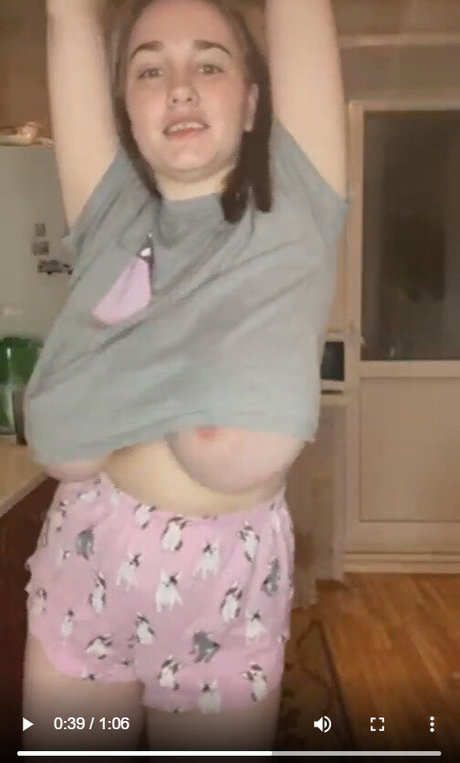 Regina Rodnova ヌードのポルノスター ギャラリー