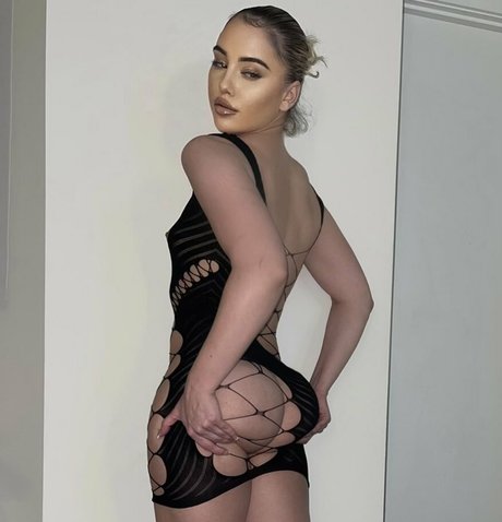 Emily Huff 裸のモデル 写真