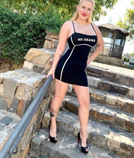 Dolly Fox ヌードモデル ギャラリー