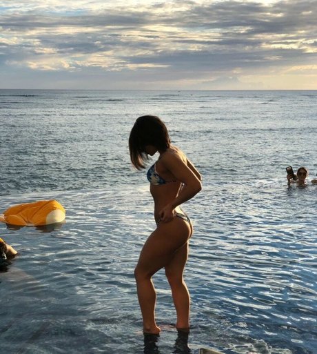 Sarah Ackman HDモデル 画像