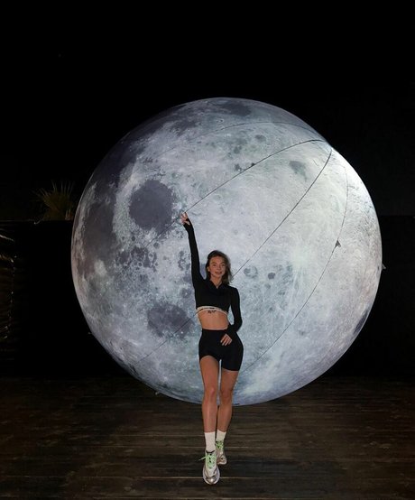 Carmen Caccavale 完璧なスター 写真