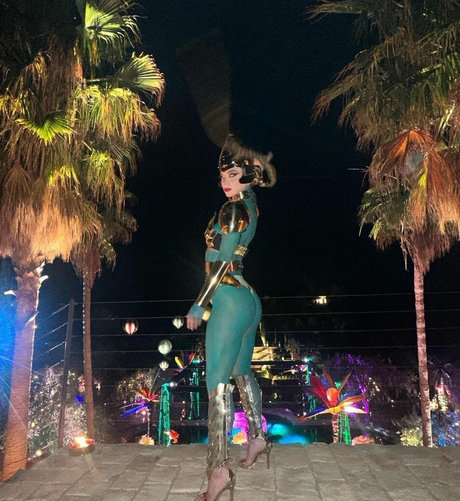 Carmen Caccavale セックススター 画像