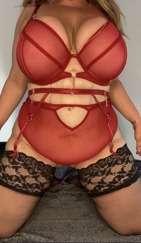 bustyholly エロティックなスター アーカイブ