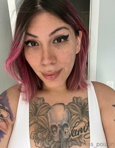 ナチュラルポーグオンリーファン エロチック 写真