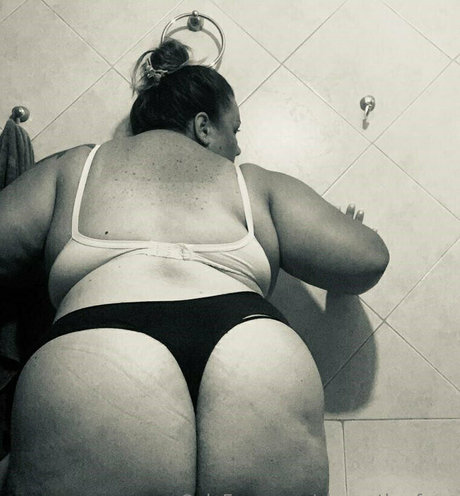 cleopathrafree 裸のスター 写真