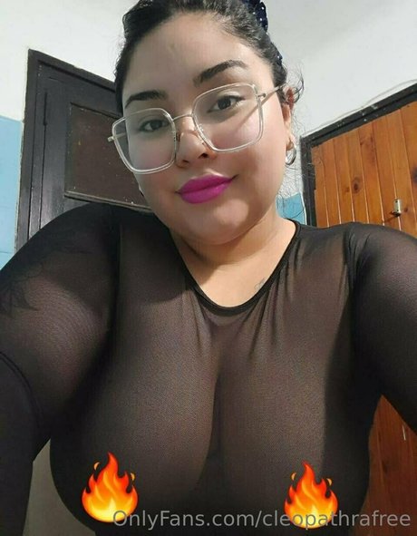 cleopathrafree エロティックなモデル 写真