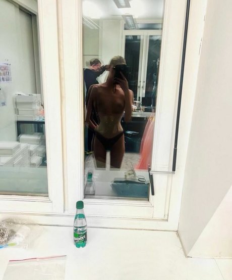 ぽっちゃり 主観視点 OnlyFans エロチック 画像