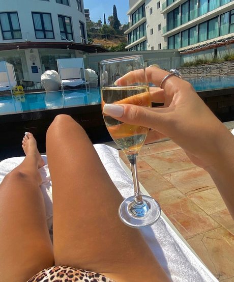 noaperetss ポルノスター 裸 写真