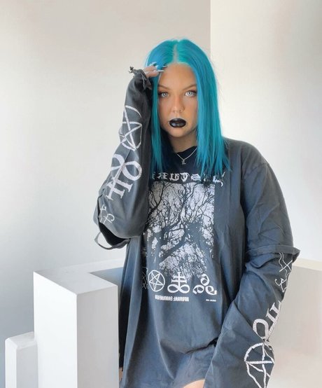 アジアの女性支配オンリーファンズ 美しい裸 画像