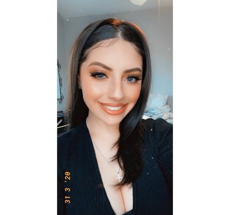 ブラックマジックオンリーファンズ ポルノ 写真