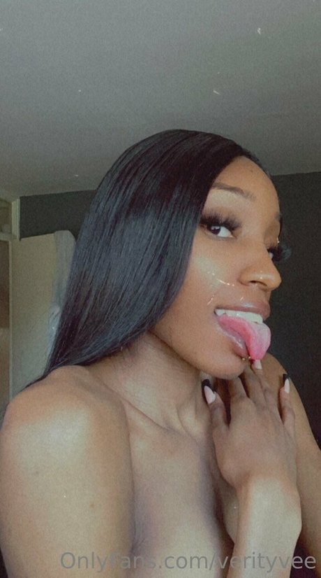 ママの足OnlyFans アートポルノ 写真