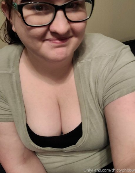 thictyphbbw エロティック女優 画像