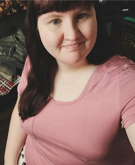 熟女クーガーオンリーファンズ トップ 写真