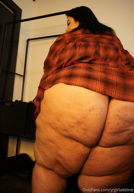 毛深いラテン系オンリーファンズ セックス 写真