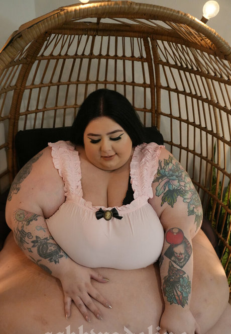 BBW パウグ オンリーファンズ HD 写真