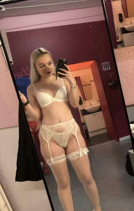 littlebabywhore ポルノスター 可愛い 画像