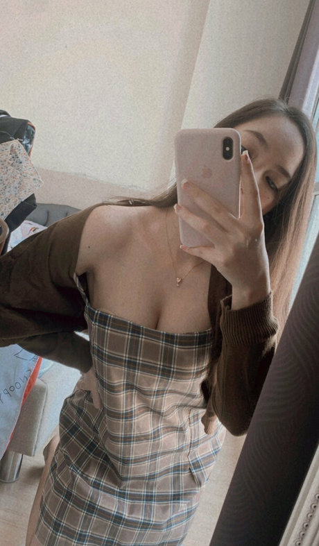 Nachpatcharawee Arjsalee ポルノモデル 写真