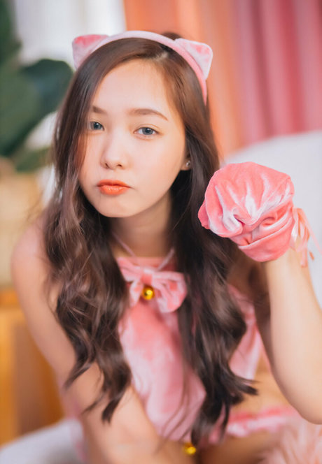 Nachpatcharawee Arjsalee アダルト女優 写真