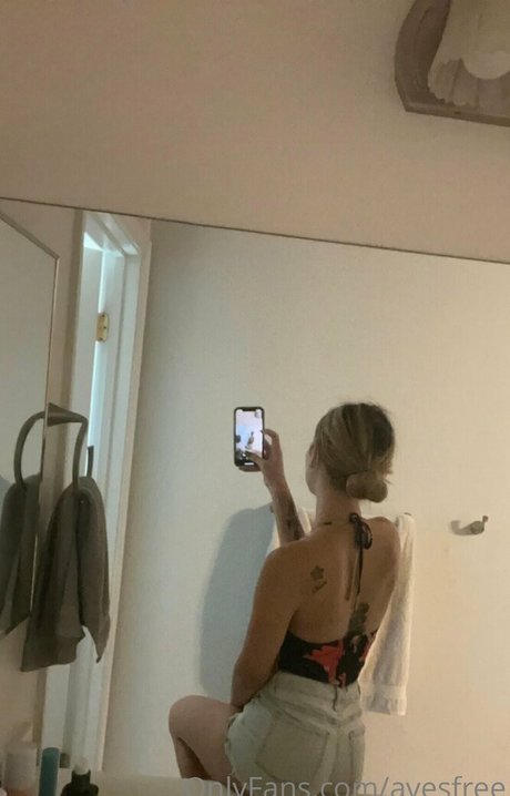 Avesfree エロティックなスター ギャラリー