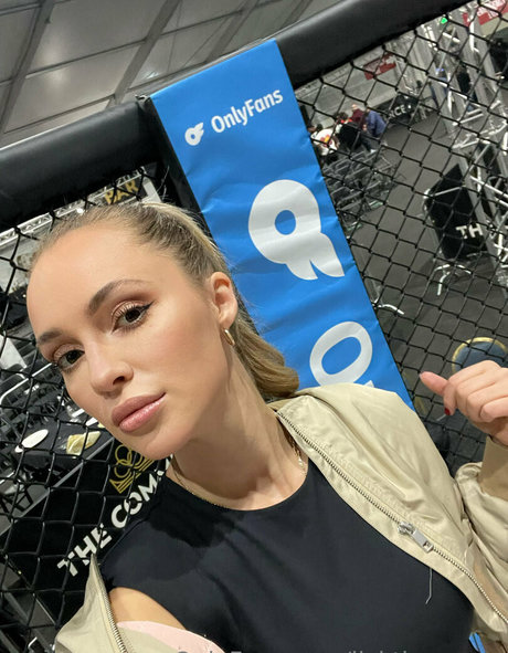 lickthespoon ポルノ女優 写真