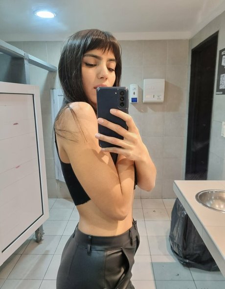 almiibar セックスポルノスター 写真