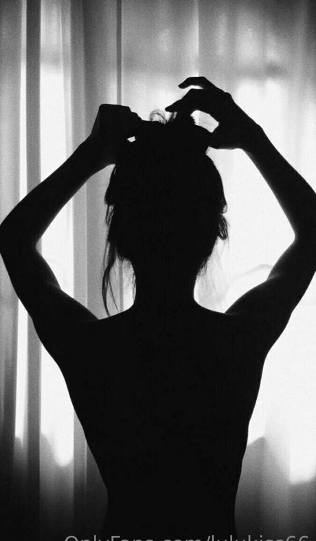 lulukiss66 裸のスター 写真