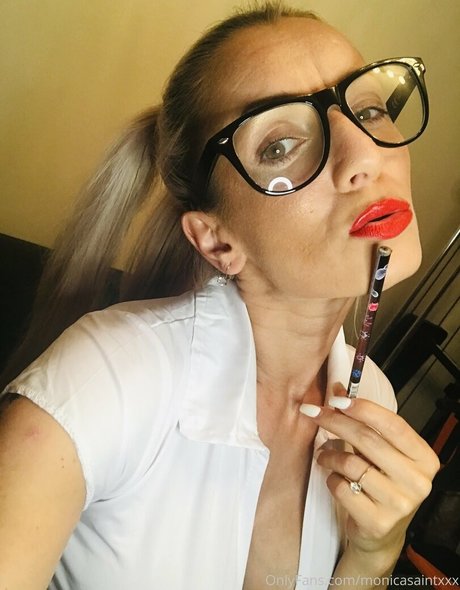 monicasaintxxx エロティックモデル 画像