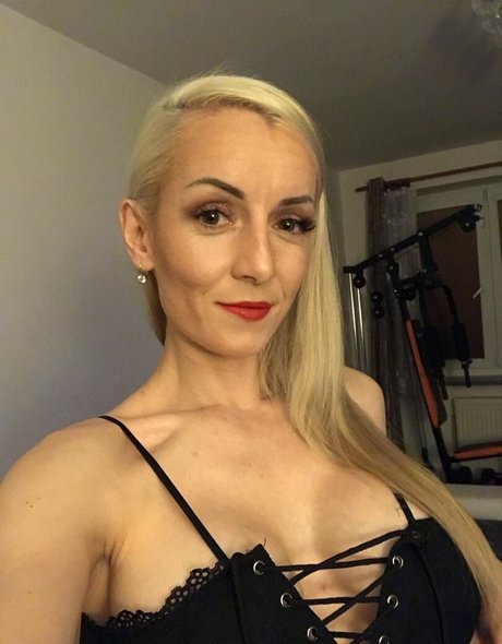 monicasaintxxx セックスモデル アーカイブ