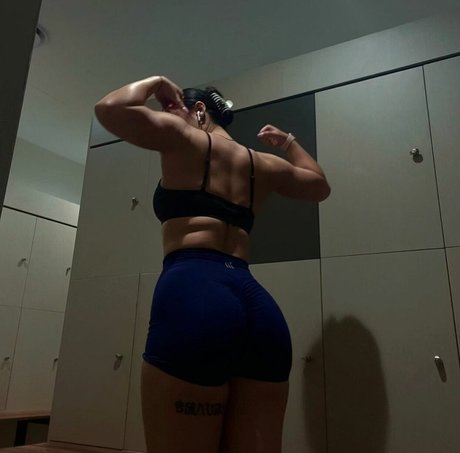 Asianbarbie ポルノスター ヌード 画像