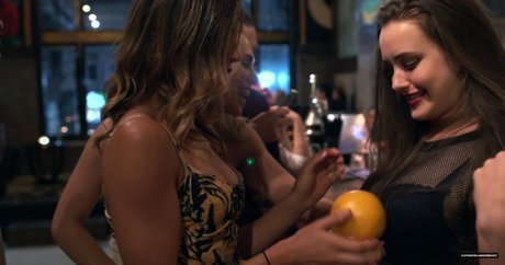 Katherine Langford ポルノスター 裸 ギャラリー